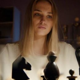 Сериал Ловушка для королевы (2019) – сколько серий, описание